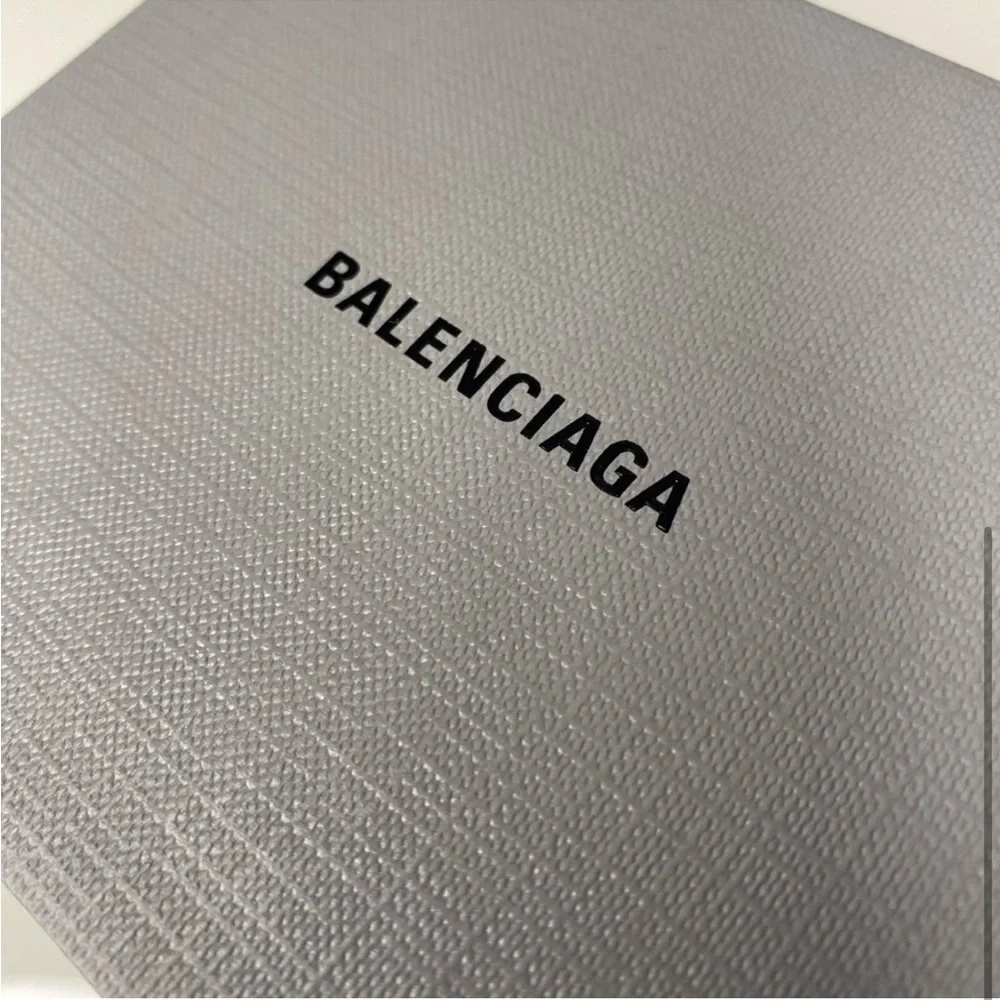 Authentic Balenciaga Green Card Case Wallet - Picture 4 of 4